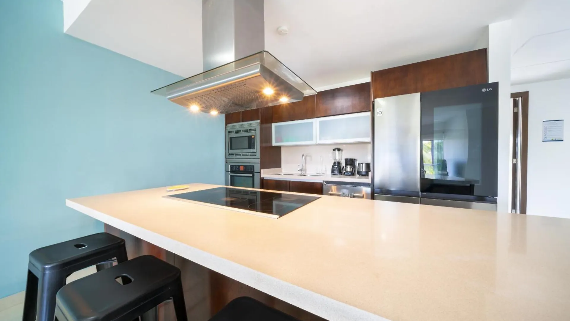Luxury 2 Bedroom Condo With Tub & Infinity Pool - Beach Side At Mareazul - Sirenita G Playa del Carmen Holiday home