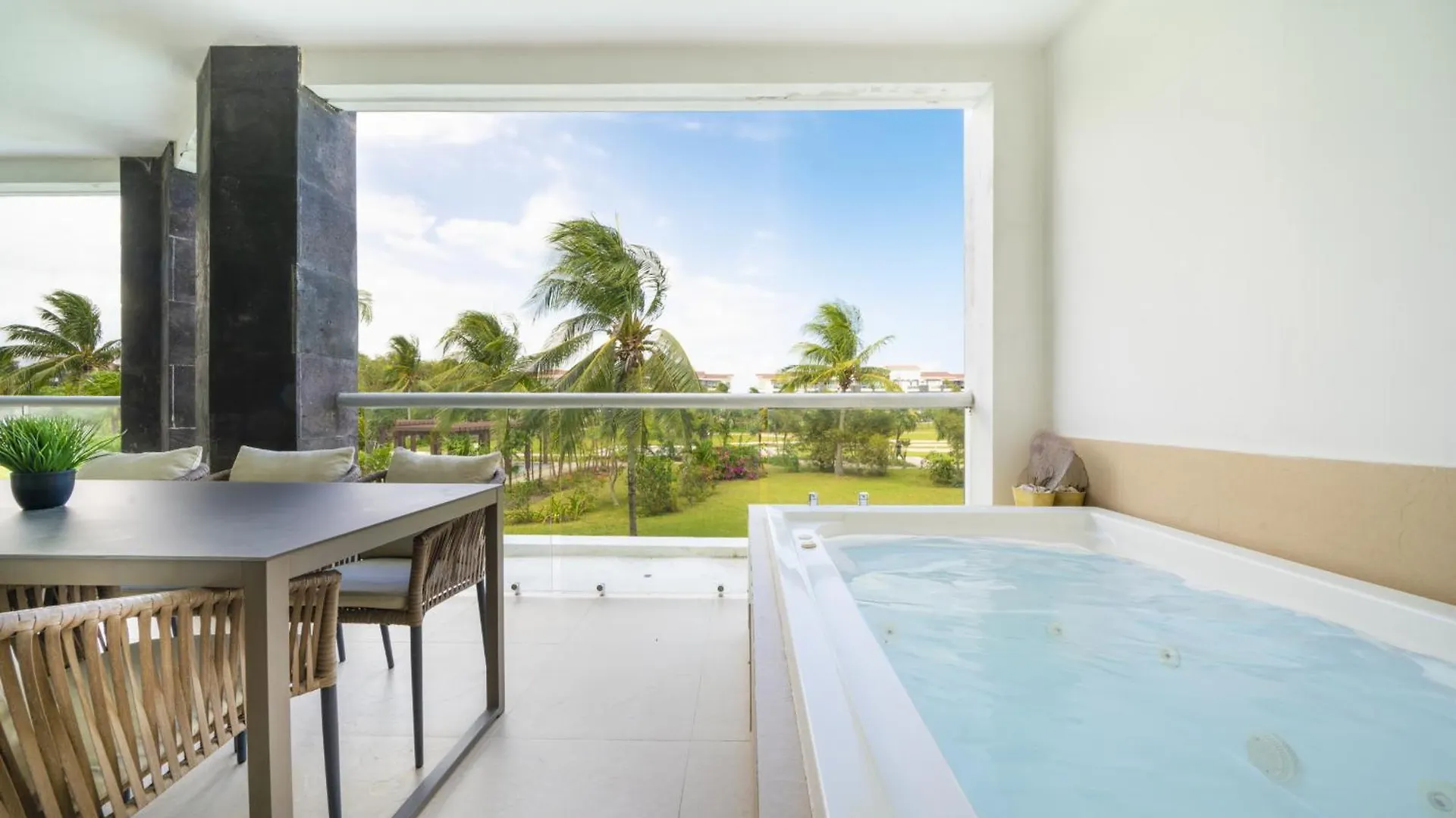 Luxury 2 Bedroom Condo With Tub & Infinity Pool - Beach Side At Mareazul - Sirenita G Playa del Carmen Mexico