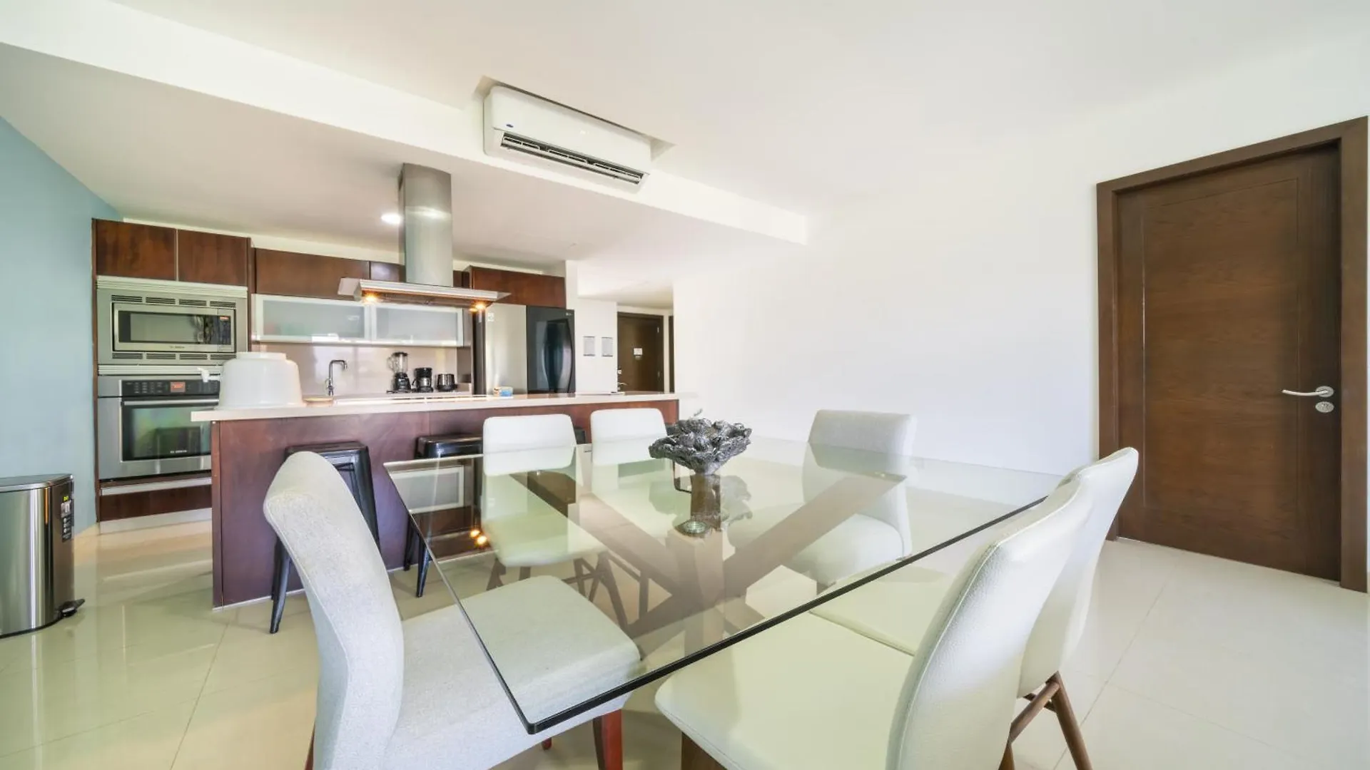 Luxury 2 Bedroom Condo With Tub & Infinity Pool - Beach Side At Mareazul - Sirenita G Playa del Carmen