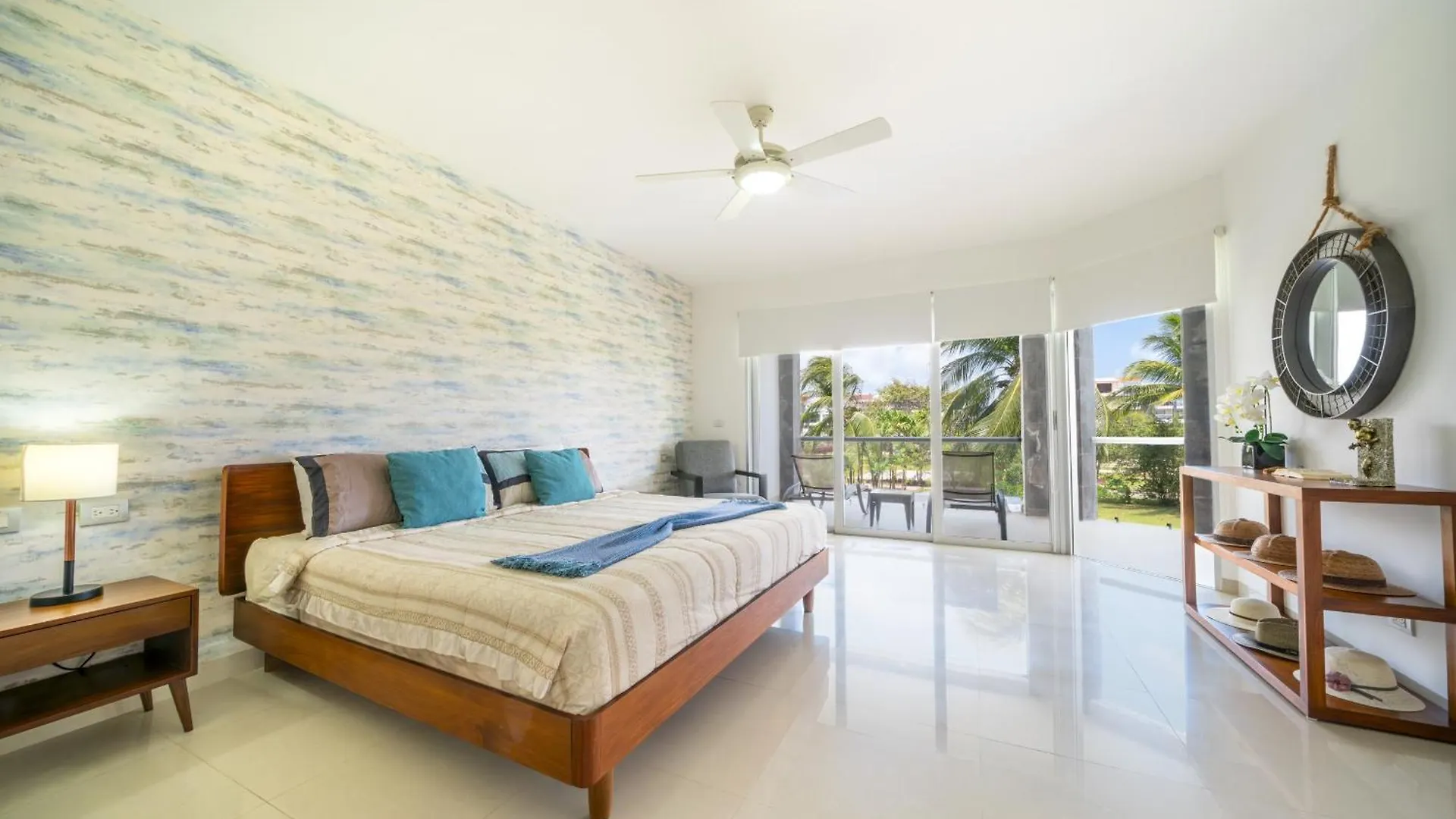 Luxury 2 Bedroom Condo With Tub & Infinity Pool - Beach Side At Mareazul - Sirenita G Playa del Carmen