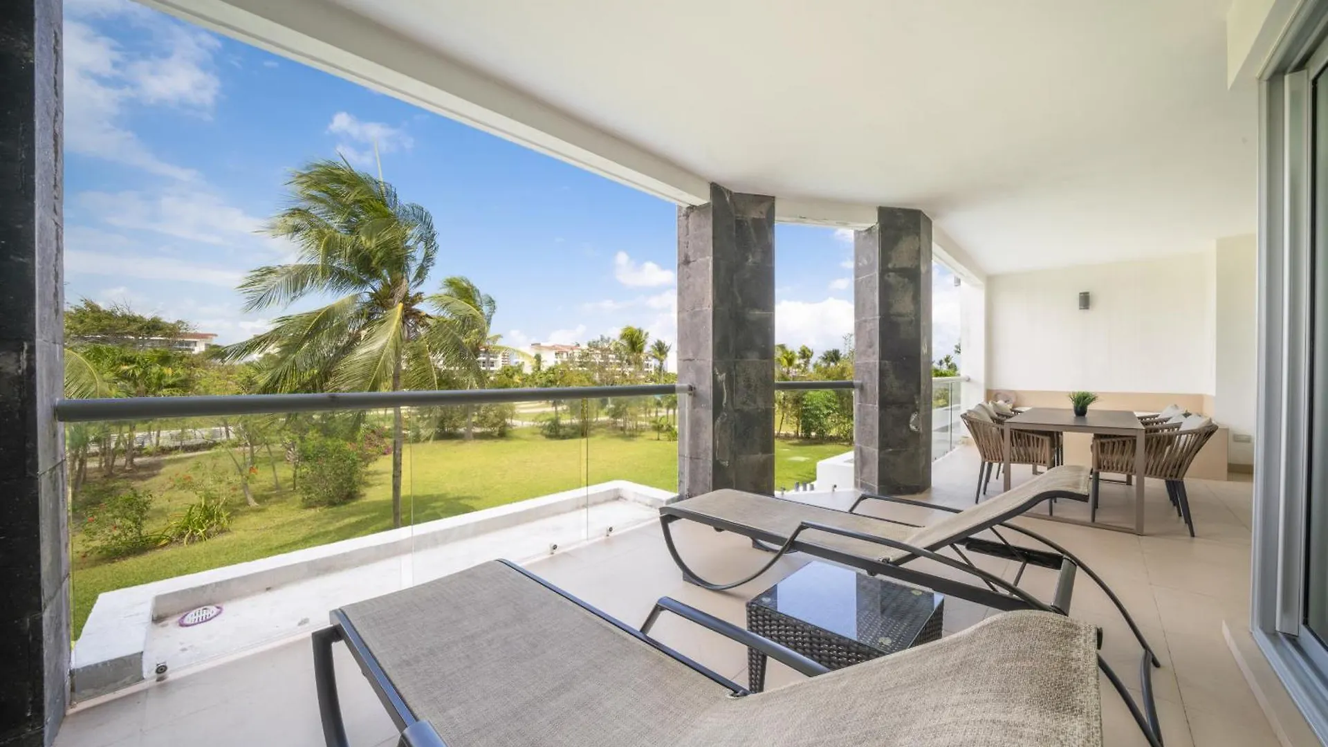 Luxury 2 Bedroom Condo With Tub & Infinity Pool - Beach Side At Mareazul - Sirenita G Playa del Carmen 0*,  Mexico