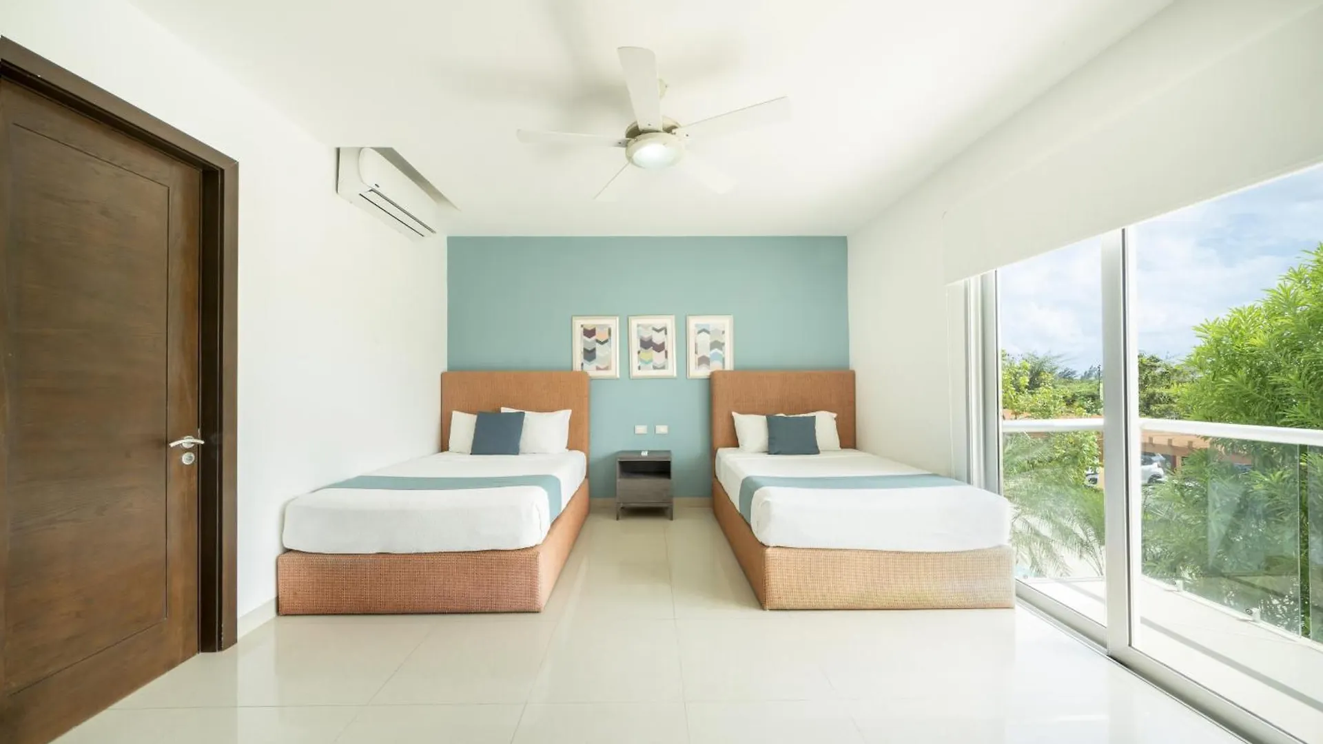 Vakantiehuis Luxury 2 Bedroom Condo With Tub & Infinity Pool - Beach Side At Mareazul - Sirenita G Playa del Carmen Mexico