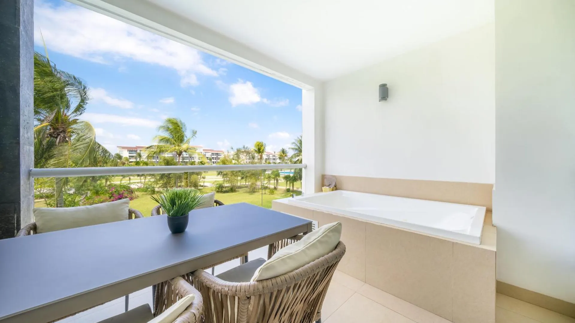 Luxury 2 Bedroom Condo With Tub & Infinity Pool - Beach Side At Mareazul - Sirenita G Playa del Carmen 0*,